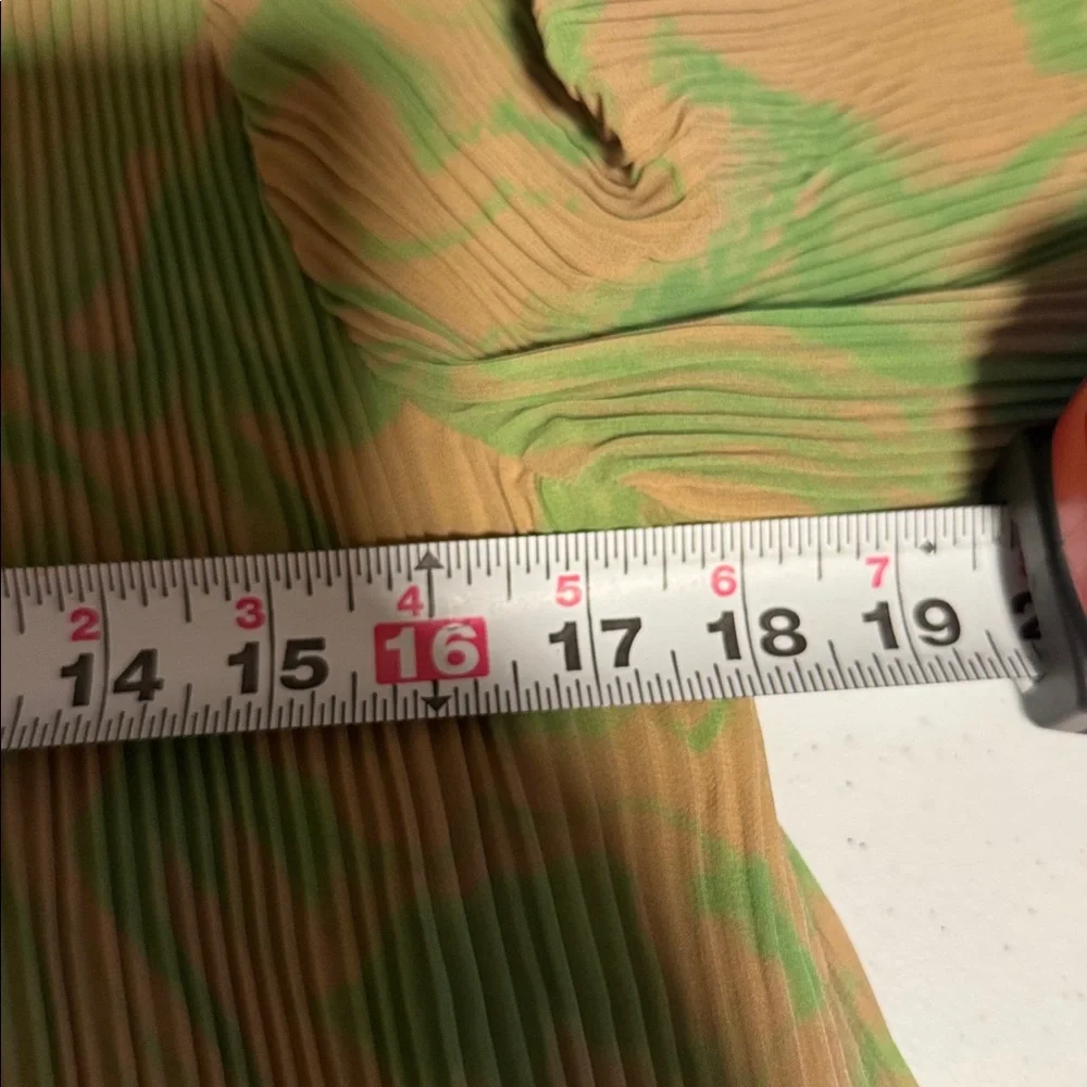 Wilfred daydreamer midi dress in green tan color print, Aritizia, size M - Picture 9 of 13